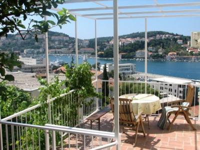 Appartement Kaja 2 *